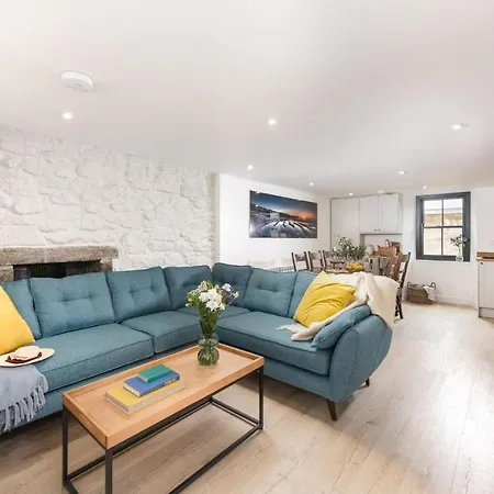 Burrow Cottage,